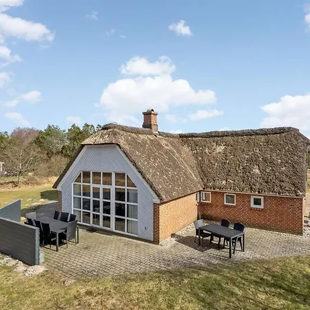 Sondra - From The Sea By Interhome Feriehus